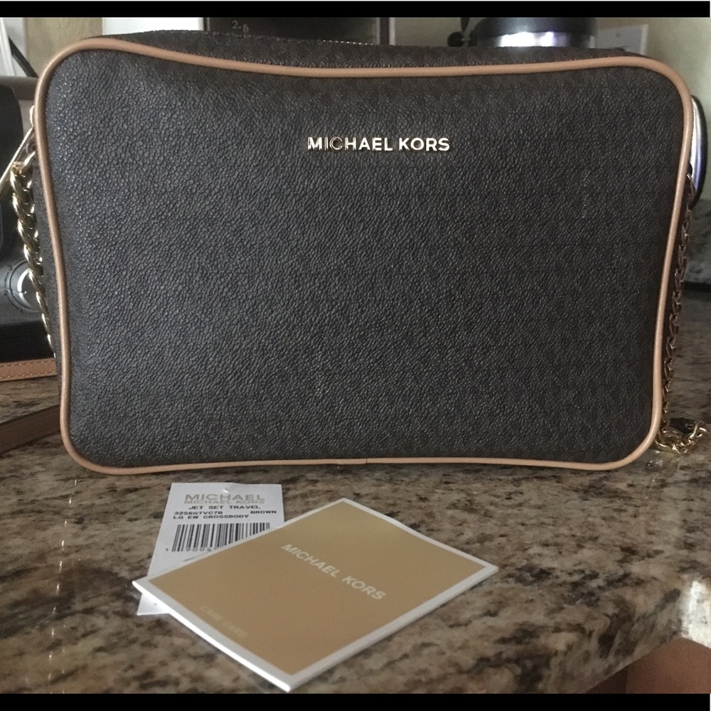 Signature Michael Kors Jet Set Crossbody Purse